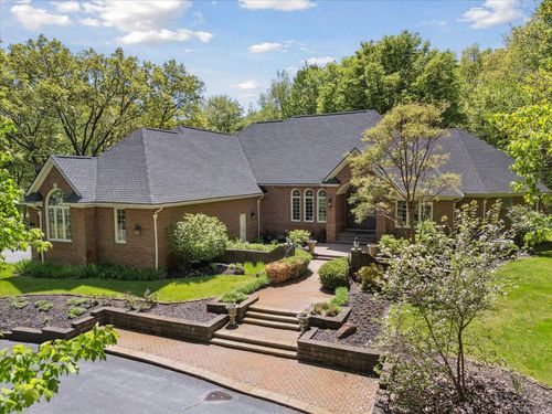 3283 Foxfire Dr, Milford, MI, 48380-4483 | Card Image