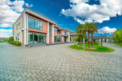 11491 Blundell Rd, Richmond, BC, V6Y1L4 | Card Image