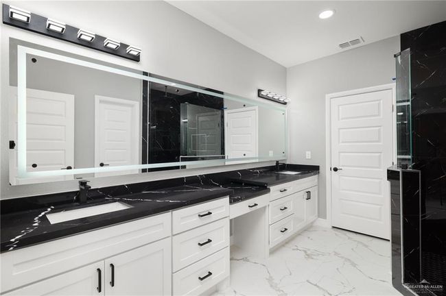 1105 Lorelai Dr, House other with 4 bedrooms, 3 bathrooms and 2 parking in San Juan TX | Image 8