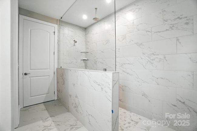 Zero Entry Spa Shower | Image 33
