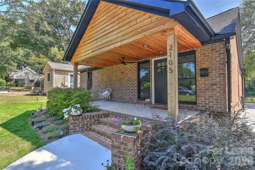2105 Highland St, Charlotte, NC, 28208-4910 | Card Image