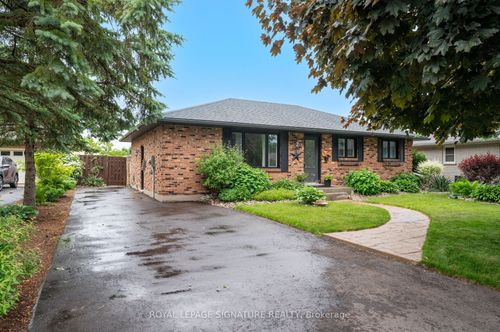 3 Kamps Cres, Tillsonburg, ON, N4G5H8 | Card Image