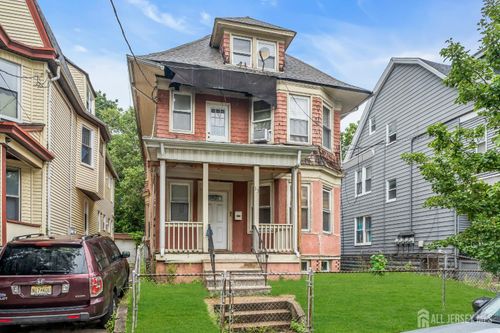 33 Vernon Ave, Newark, NJ, 07108-1403 | Card Image