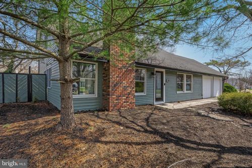 18 Holmes Ln, Evesham, NJ, 08053-1912 | Card Image