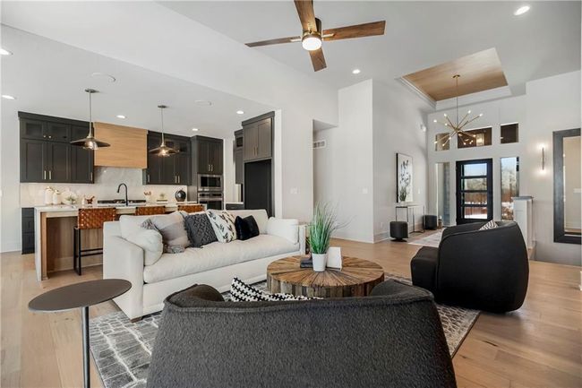 Previous Model Photos. Actual features and sizes may vary. Contact Onsite Agent for details! | Image 5