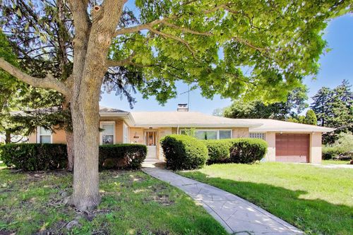 3360 W Arthur Ave, Lincolnwood, IL, 60712-3842 | Card Image