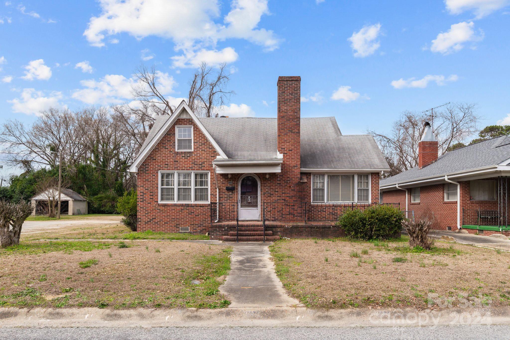 Leslie St, Goldsboro, NC 27530