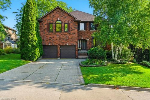 6 Renata Crt, Dundas, ON, L9H6X1 | Card Image