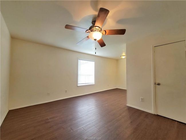 Living Room and Dining | Image 31