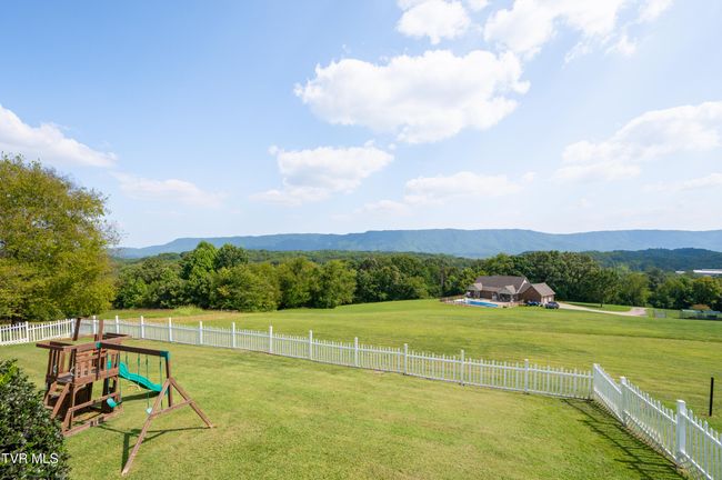 136 Landon Dr, House other with 3 bedrooms, 3 bathrooms and null parking in Mount Carmel TN | Image 57