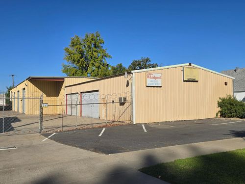 2-2 S Cherokee Ln, Lodi, CA, 95240-6827 | Card Image