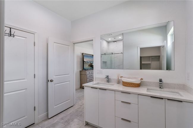 8006 Buttercup Cir, House other with 3 bedrooms, 3 bathrooms and null parking in LABELLE FL | Image 24