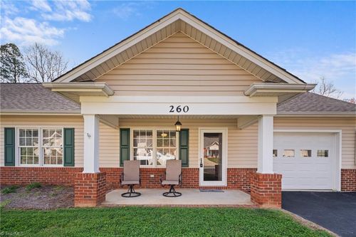 260 S Boyles St, Pilot Mountain, NC, 27041-8530 | Card Image