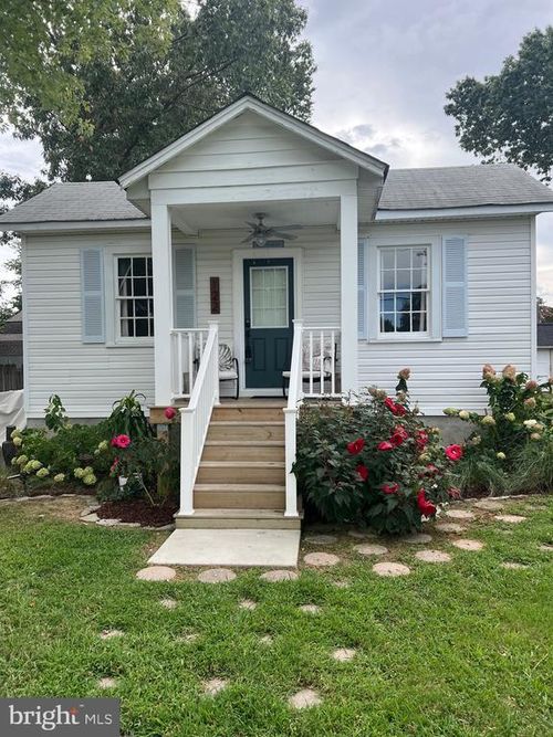 122 Sulgrave St, COLONIAL BEACH, VA, 22443-2825 | Card Image