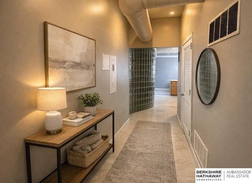 apt-302-1211 Howard St, Omaha, NE, 68102-2856 | Card Image