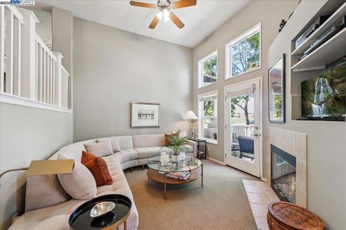 4682 Central Pkwy, Dublin, CA, 94568-7549 | Card Image