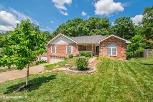 322 Kent St, Jefferson City, MO, 65109-6107 | Card Image