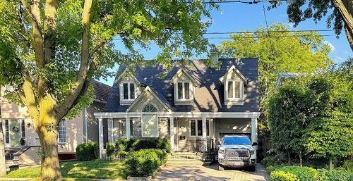 23 Nesbitt Dr, East York, ON, M4W2G2 | Card Image