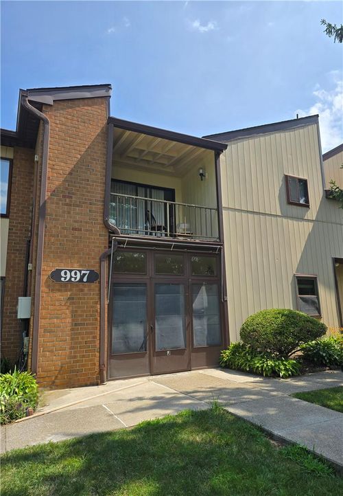 104-997 Village Round, Allentown, PA, 18106-9783 | Card Image