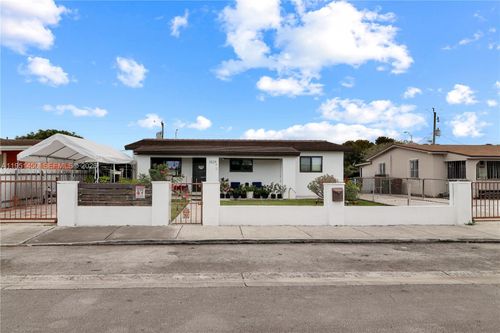 3529 W 14th Ln, Hialeah, FL, 33012-4723 | Card Image