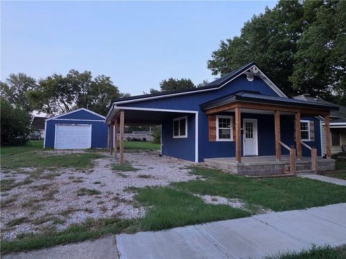 221 E 2nd Ave, Garnett, KS, 66032-1203 | Card Image
