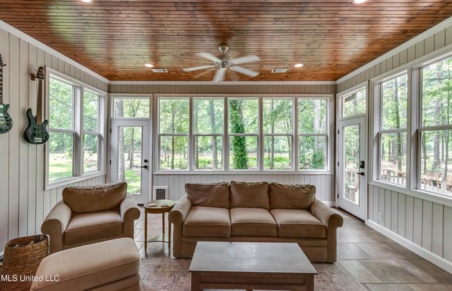 Sunroom 3 1025 Monet Cv-26 | Image 72