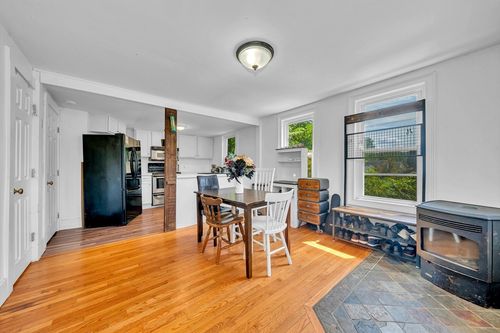 1687-1689 Main St, Concord, MA, 01742-2830 | Card Image