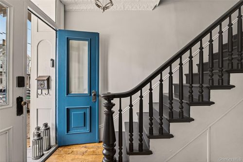 19 8th St, Hudson, NY, 12534-2901 | Card Image