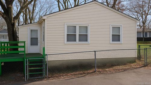 56 Woodcliff Trl, Baiting Hollow, NY, 11933-1250 | Card Image