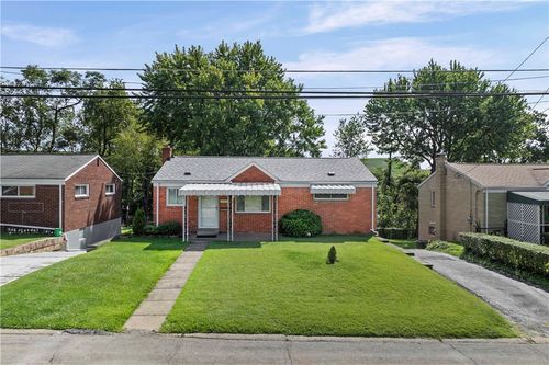 551 Lebanon Manor Dr, West Mifflin, PA, 15122 | Card Image