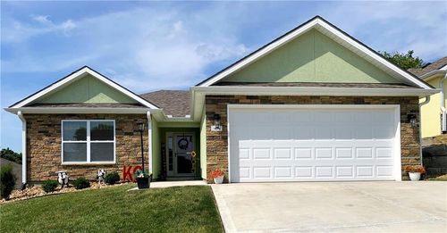 907 Ingleside Dr, Pleasant Hill, MO, 64080-1784 | Card Image