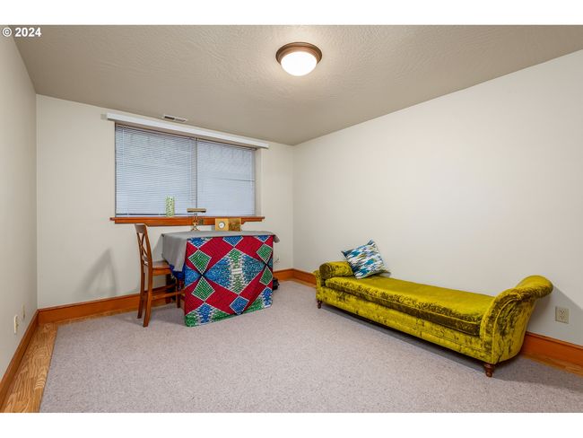 1650 Leatherwood Dr, House other with 3 bedrooms, 3 bathrooms and 1 parking in Eugene OR | Image 24