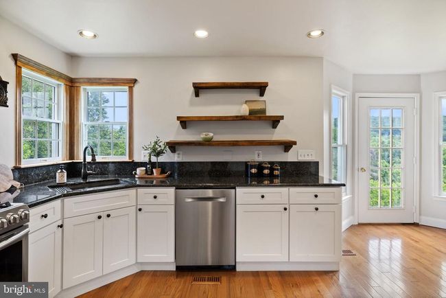 5722 Pond View Ln, House other with 4 bedrooms, 4 bathrooms and null parking in Broad Run VA | Image 31