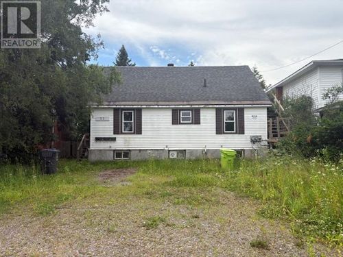 35 Fairview Ave, Sault Ste. Marie, ON, P6C3B3 | Card Image