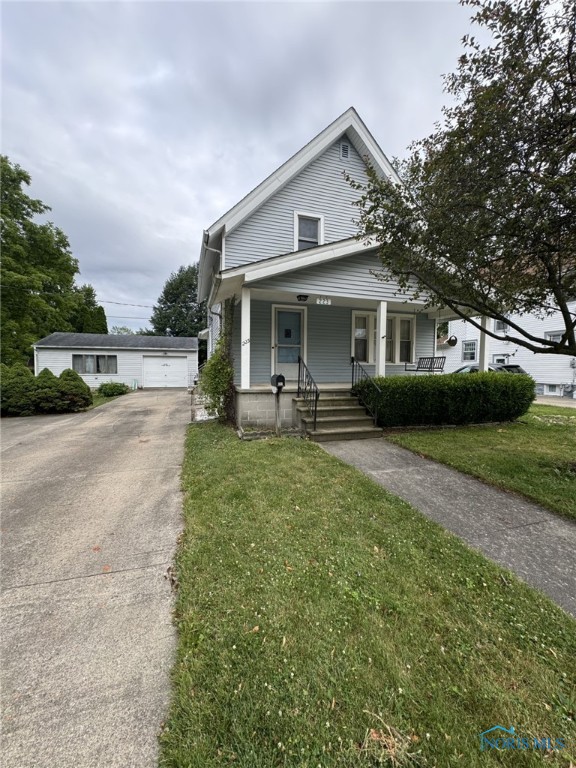 Sycamore St, Wauseon, OH 43567