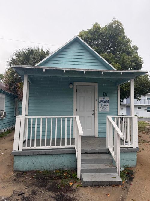 1-711 4th St, West Palm Beach, FL, 33401-4102 | Card Image