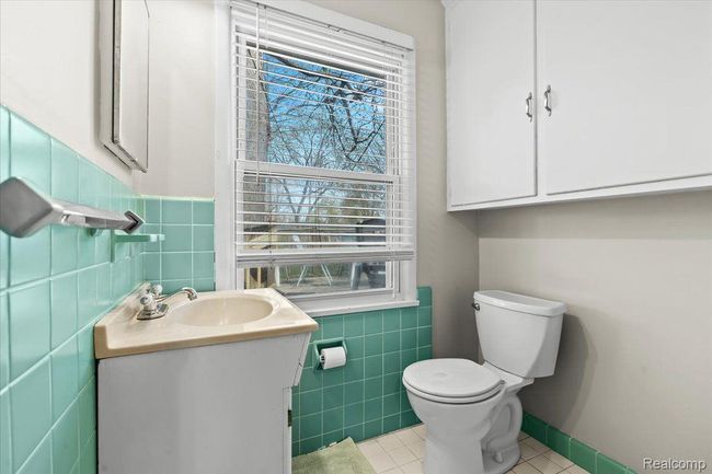 45520 Deshon St, House other with 3 bedrooms, 2 bathrooms and null parking in Utica MI | Image 12