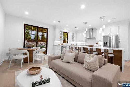 5 Fey Pl, Oradell, NJ, 07649 | Card Image