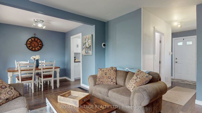 621 Cobblehill Dr, House attached with 4 bedrooms, 3 bathrooms and 3 parking in Oshawa ON | Image 7