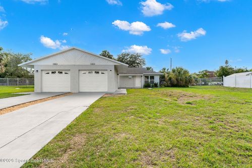 3077 Sea Gate Cir, Merritt Island, FL, 32953-8323 | Card Image