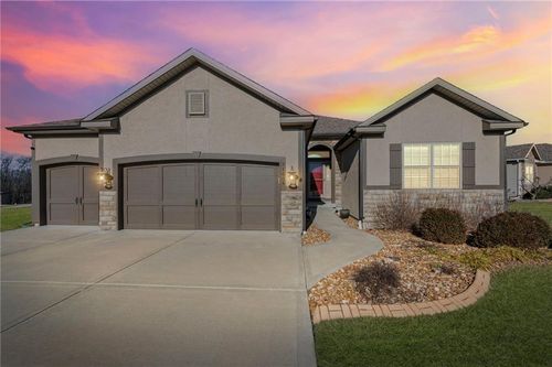 17604 Grey Hawke Rdg, Smithville, MO, 64089 | Card Image