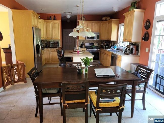 243 Paramus Rd, House other with 5 bedrooms, 3 bathrooms and null parking in Paramus NJ | Image 12
