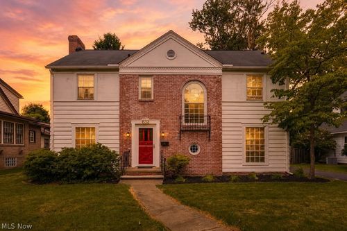 632 Roslyn Ave, Akron, OH, 44320-1815 | Card Image