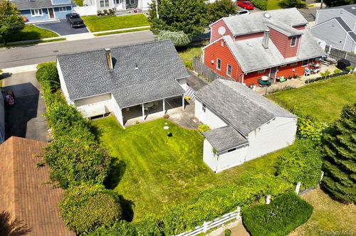 35 Vernon St, Plainview, NY, 11803-4619 | Card Image