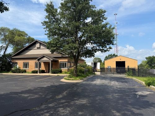 72 East St, Crystal Lake, IL, 60014-4457 | Card Image