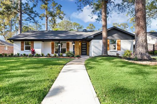 10042 Valley Forge Dr, Houston, TX, 77042-2036 | Card Image