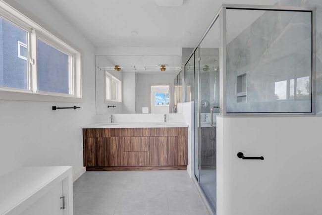 56 Macewan Meadow Way Nw, House other with 3 bedrooms, 3 bathrooms and 4 parking in Calgary AB | Image 15
