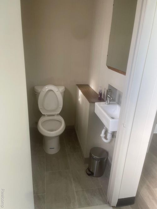 27333 Gratiot Ave, Roseville, MI, 48066-2968 | Card Image