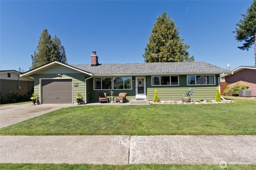 1136 Harding St, Enumclaw, WA, 98022-2605 | Card Image