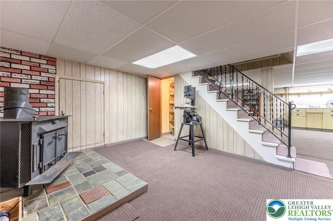 Stairway to Lower Level Basement | Image 41